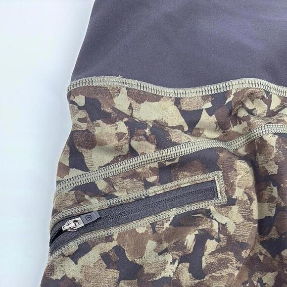 Lululemon Camo Print Crop Capri Leggings - Picture 4 of 4
